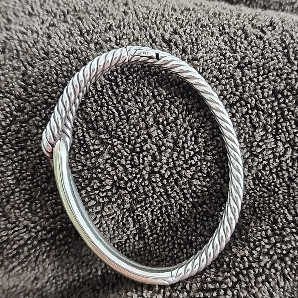 David Yurman bangle bracelet. - Picture 8 of 11